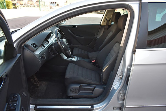 Volkswagen Passat 8 of 15