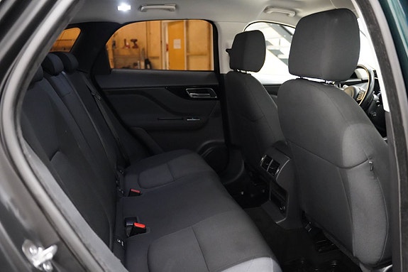 Jaguar F-PACE 19 of 20