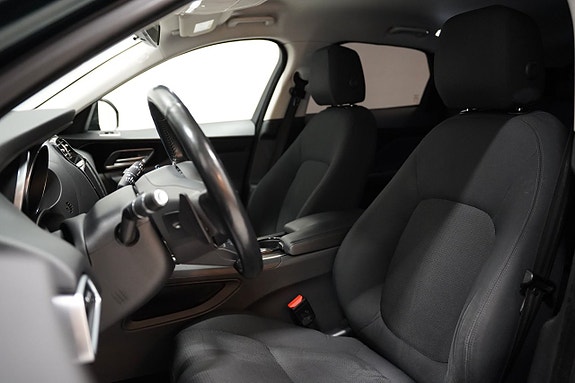 Jaguar F-PACE 7 of 20