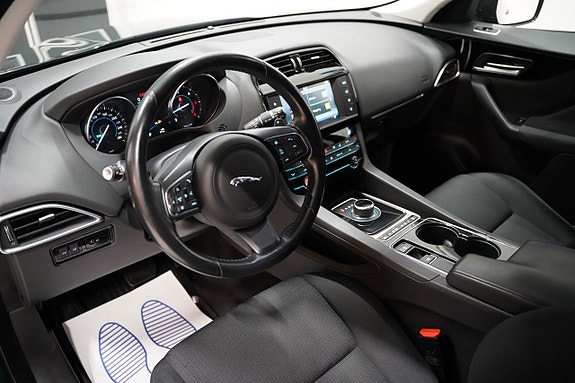 Jaguar F-PACE 6 of 20
