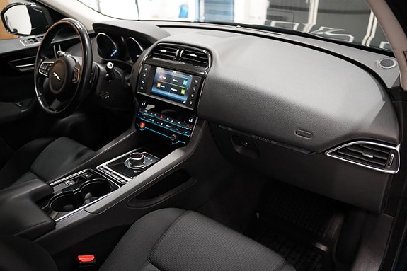 Jaguar F-PACE 9 of 20