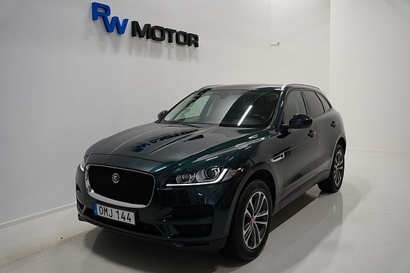 Jaguar F-PACE 2 of 20