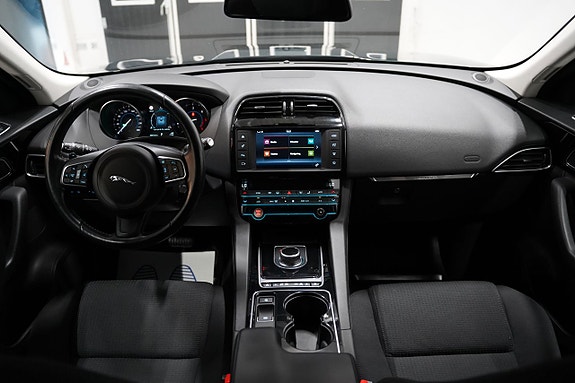 Jaguar F-PACE 10 of 20