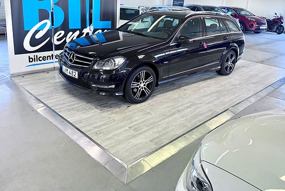 Mercedes-Benz C180 2 of 4