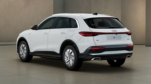 Audi Q5 2 of 5