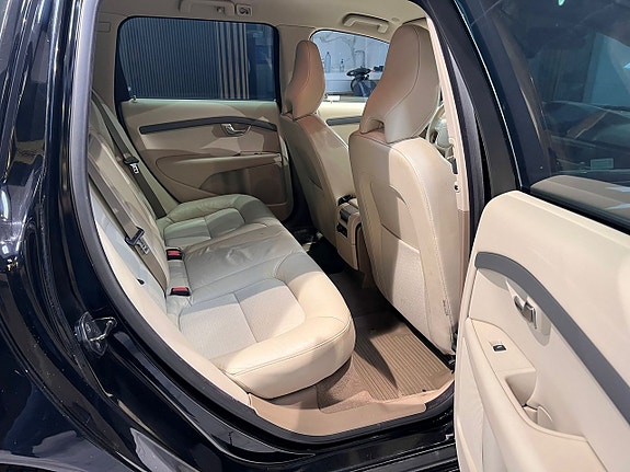 Volvo V70 17 of 24