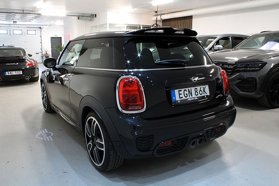 MINI John Cooper Works 3 of 5