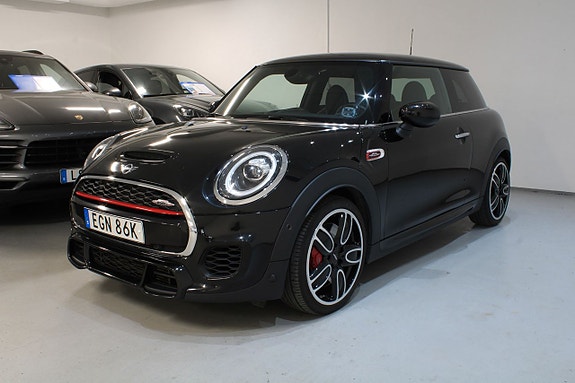 MINI John Cooper Works 2 of 5
