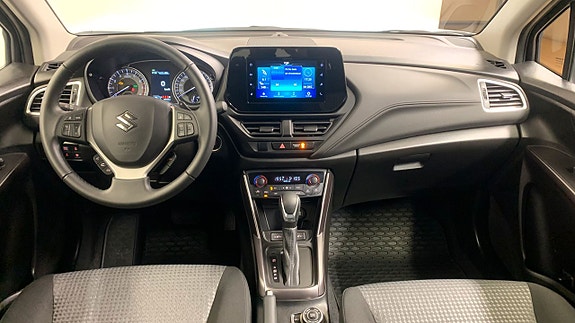 Suzuki S-Cross 7 of 16