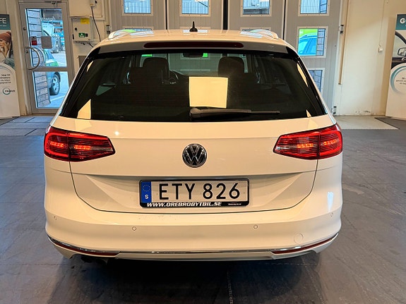 Volkswagen Passat 25 of 26
