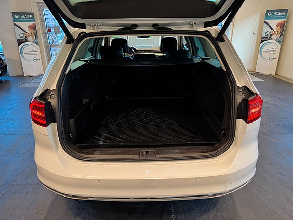 Volkswagen Passat 24 of 26