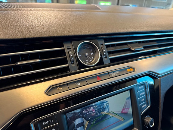 Volkswagen Passat 12 of 26