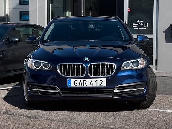 BMW 520 2 of 5