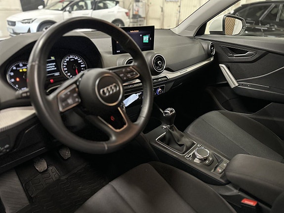 Audi Q2 4 of 5
