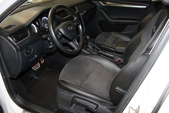 Skoda Octavia Scout 15 of 26