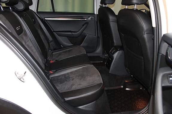 Skoda Octavia Scout 19 of 26
