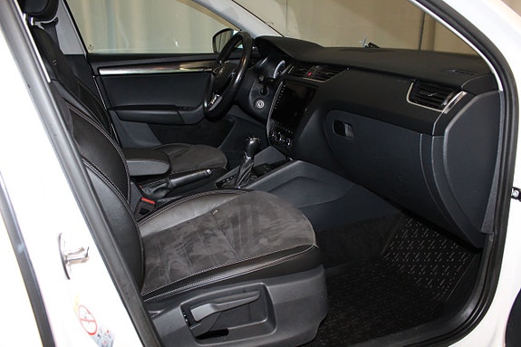 Skoda Octavia Scout 14 of 26