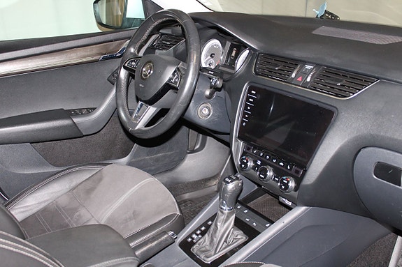 Skoda Octavia Scout 17 of 26