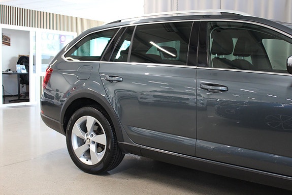 Skoda Octavia Scout 10 of 26