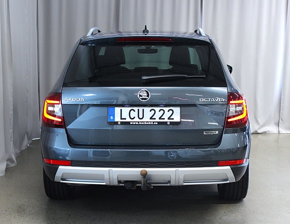 Skoda Octavia Scout 4 of 5