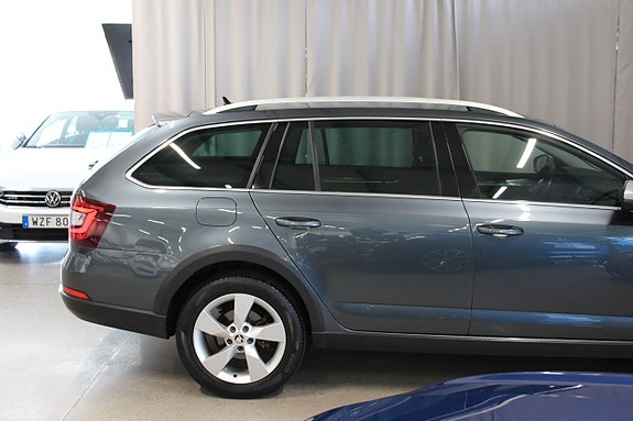Skoda Octavia Scout 5 of 5