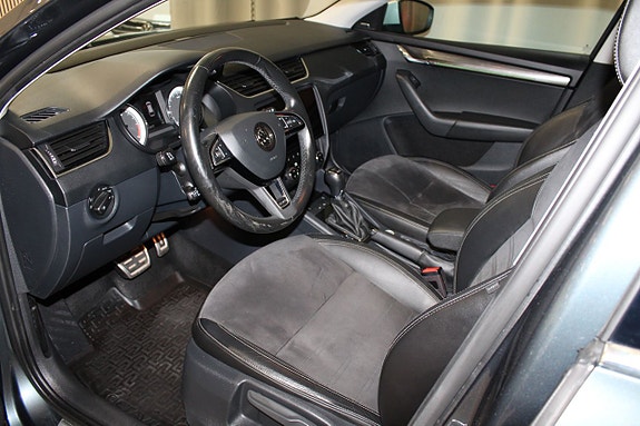 Skoda Octavia Scout 16 of 26