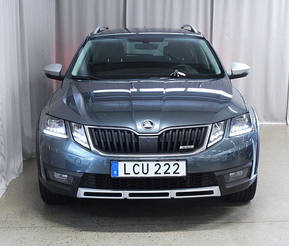 Skoda Octavia Scout 7 of 26