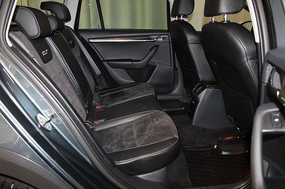 Skoda Octavia Scout 20 of 26