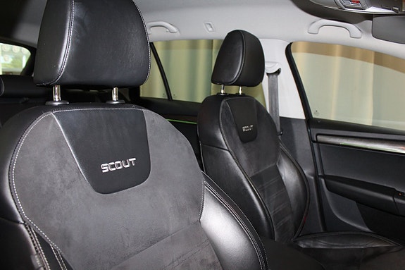 Skoda Octavia Scout 19 of 26