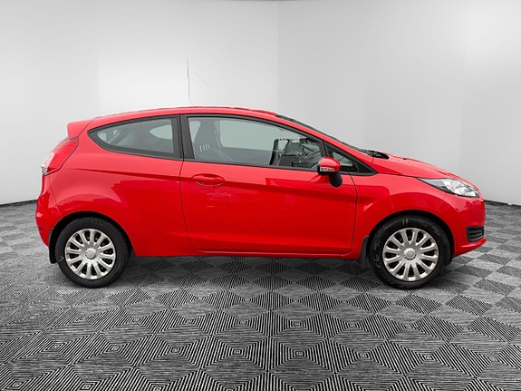Ford Fiesta 8 of 17
