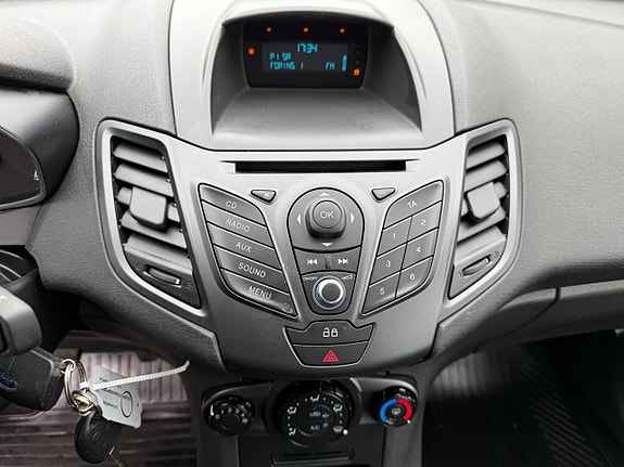 Ford Fiesta 6 of 17