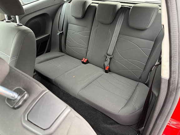 Ford Fiesta 13 of 17