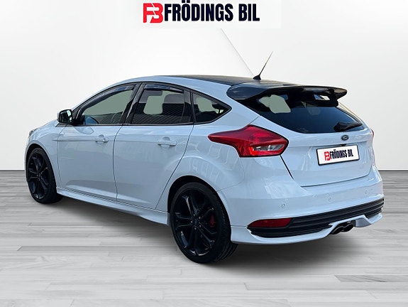 Ford Focus 3 of 5