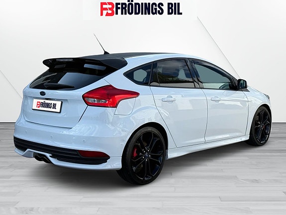 Ford Focus 5 of 5
