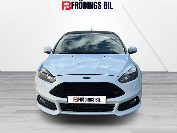 Ford Focus 4 of 5