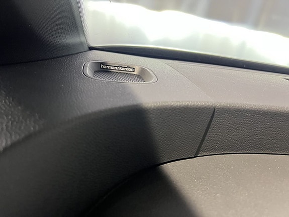Volkswagen ID. Buzz 15 of 16