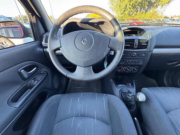 Renault Clio 8 of 13