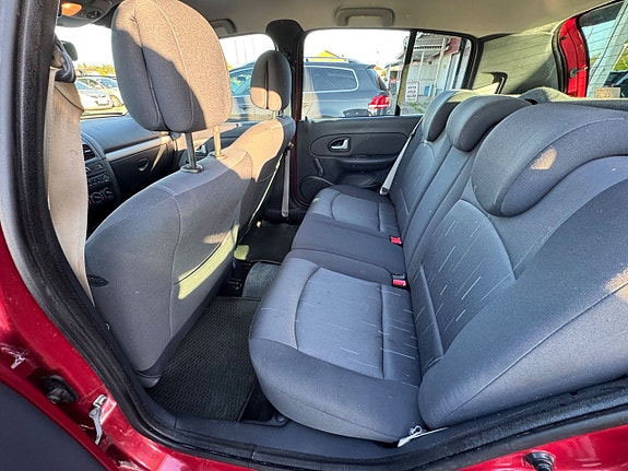Renault Clio 9 of 13