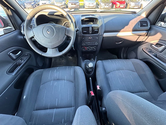 Renault Clio 7 of 13