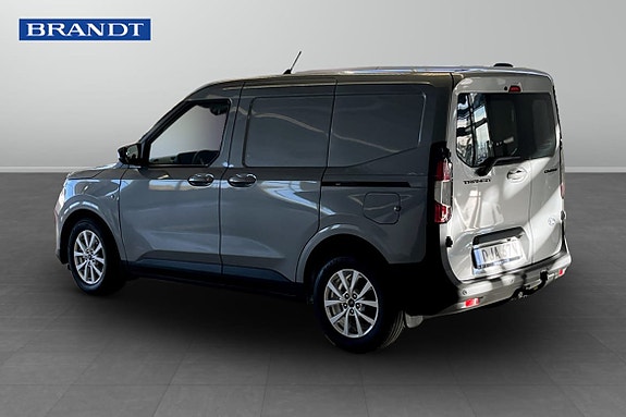 Ford Transit Courier 4 of 18