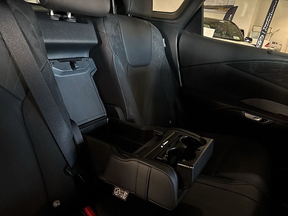 Lexus RX450h 27 of 30
