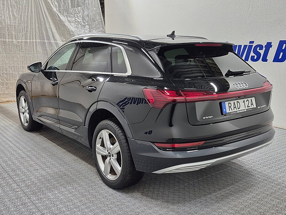 Audi e-tron 3 of 10