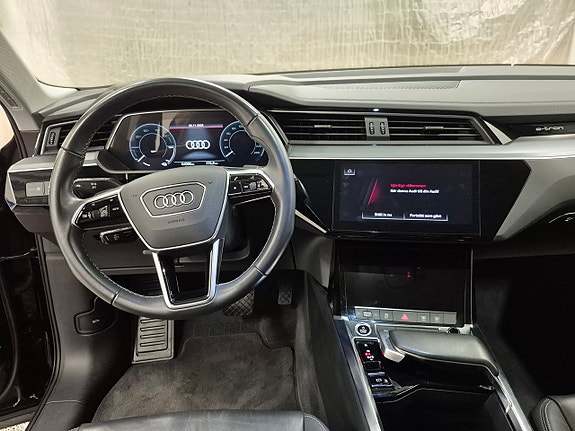Audi e-tron 6 of 10