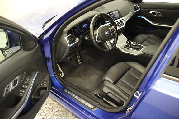 BMW 330e 2 of 12