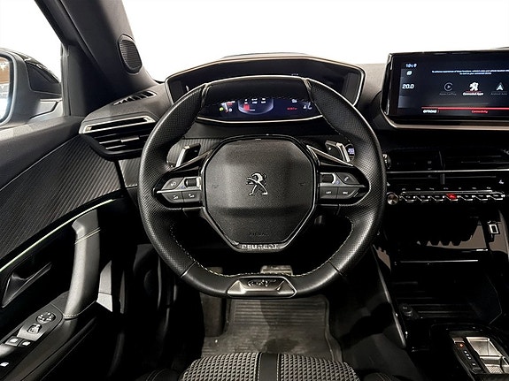 Peugeot 2008 8 of 17