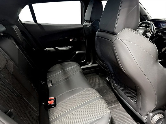 Peugeot 2008 14 of 17