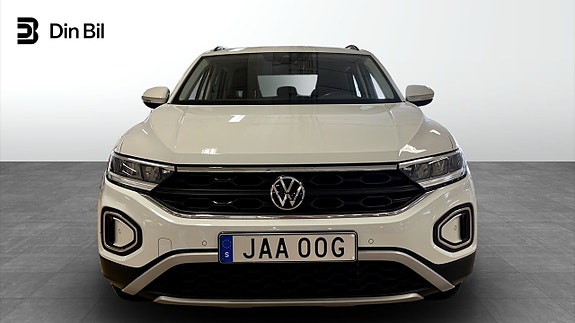 Volkswagen T-Roc 4 of 5