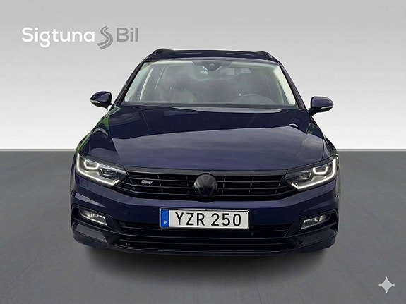 Volkswagen Passat 3 of 5