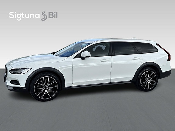 Volvo V90 Cross Country 3 of 5
