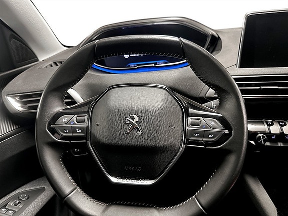 Peugeot 3008 8 of 16